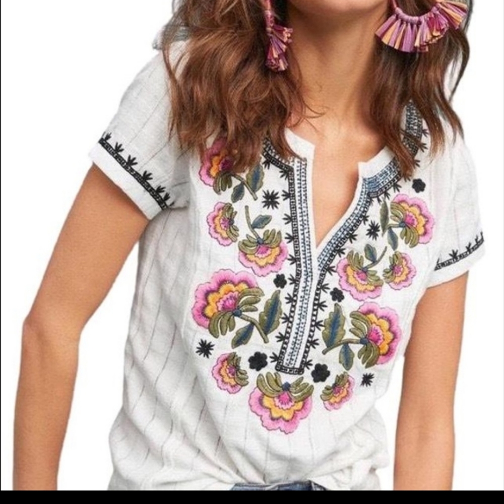 Anthropologie Akemi Kin Dandelion Embroidered Top